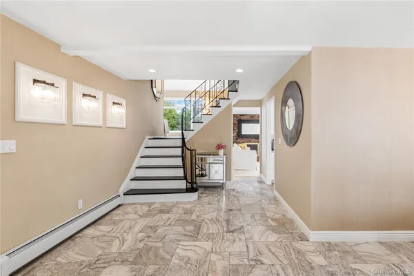 $1,988,000 | 22 Delaware Avenue, Jericho, NY 11753