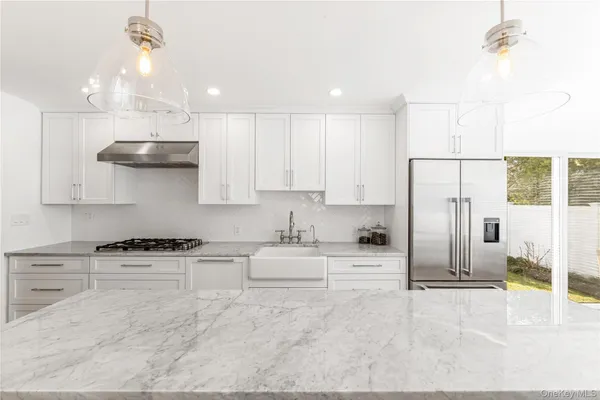 $1,988,000 | 22 Delaware Avenue, Jericho, NY 11753