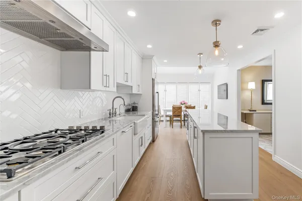 $1,988,000 | 22 Delaware Avenue, Jericho, NY 11753