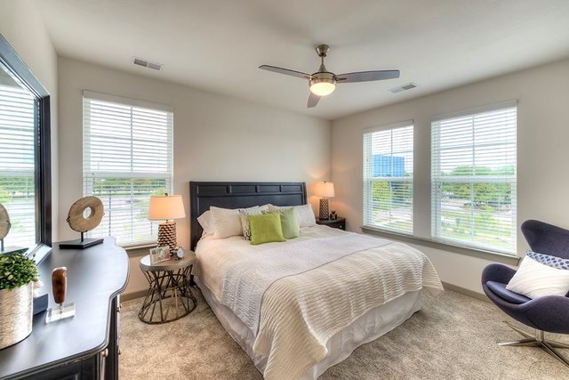 668 East Algonquin Road, Unit 6102 Schaumburg, IL 60173 - Photo 5 of 27