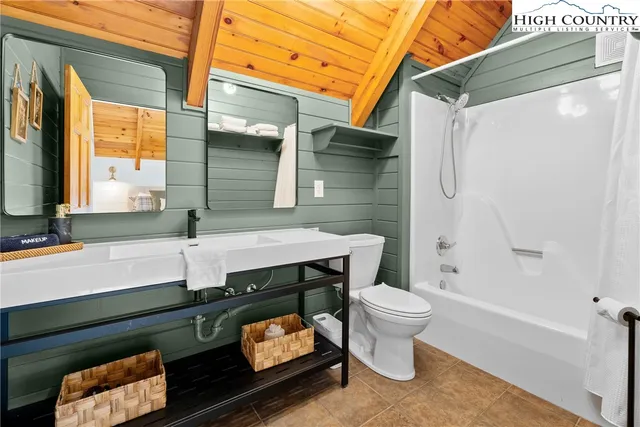 a view of backyard with green space