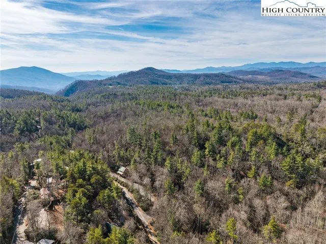 $432,500 | 100 Bear Den Mountain View Drive, Spruce Pine, NC 28777