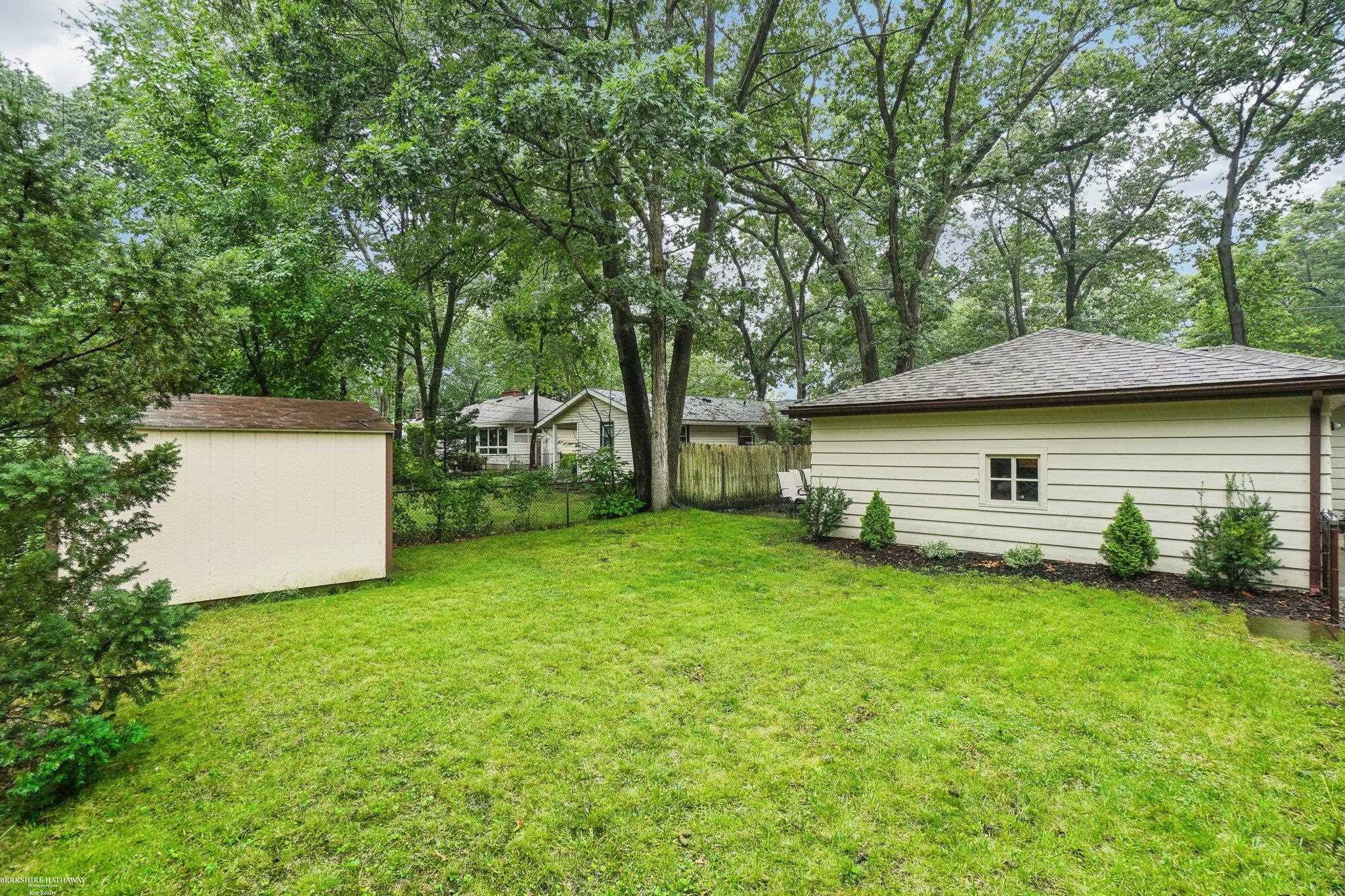 3256 Riverside Drive Port Huron, MI 48060 - Photo 22 of 36 50151747-fd51f677-4499-4cc9-abd3-132e4e9aa8a5.JPG