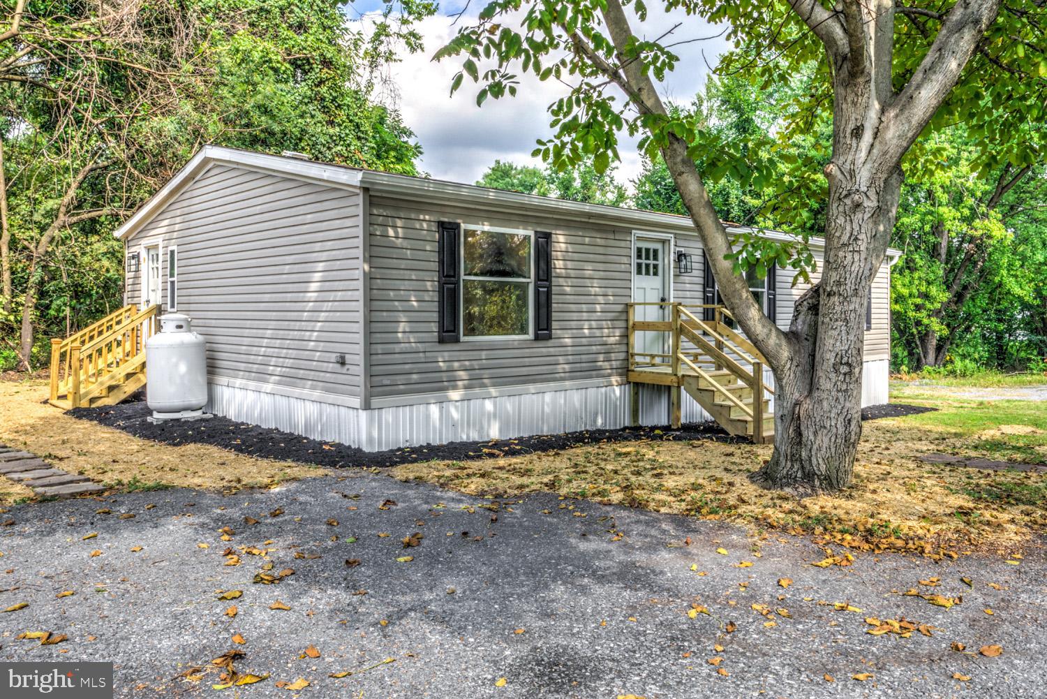 146 McKinney Lane Middletown, PA 17057 - Photo 2 of 26 Gallery Image 2