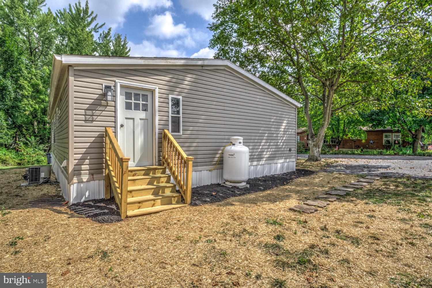 146 McKinney Lane Middletown, PA 17057 - Photo 3 of 26 Gallery Image 3