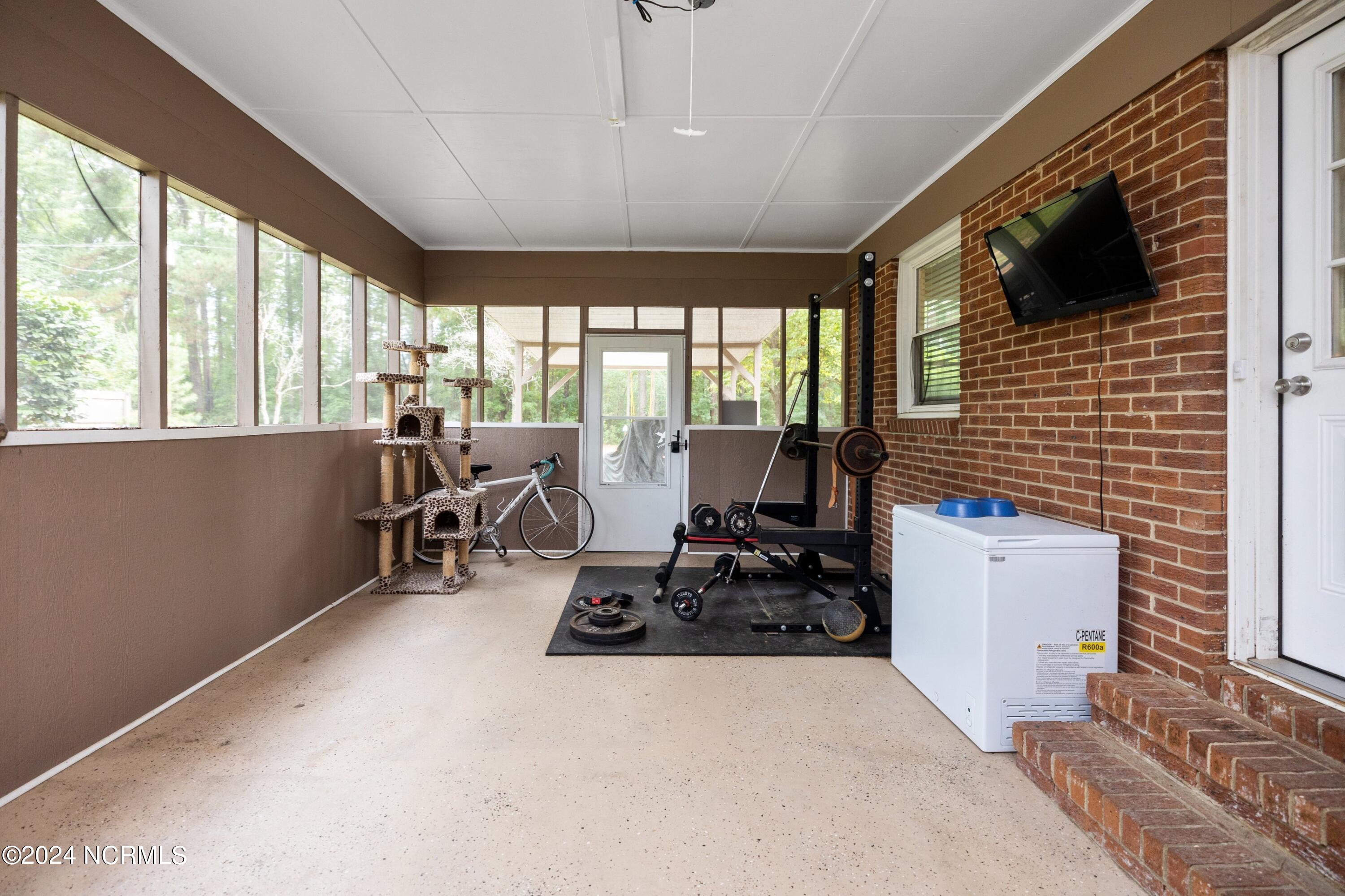 433 Kings Road Whiteville, NC 28472 - Photo 16 of 25 Screened In Porch