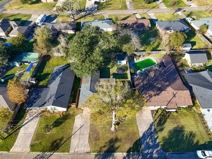 $230,000 | 450 Greenway Street, Lake Charles, LA 70605