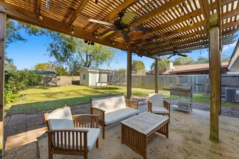 $230,000 | 450 Greenway Street, Lake Charles, LA 70605