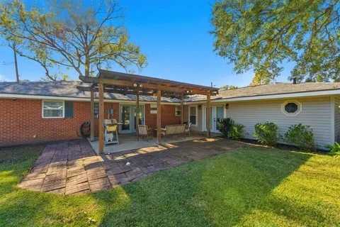 $230,000 | 450 Greenway Street, Lake Charles, LA 70605