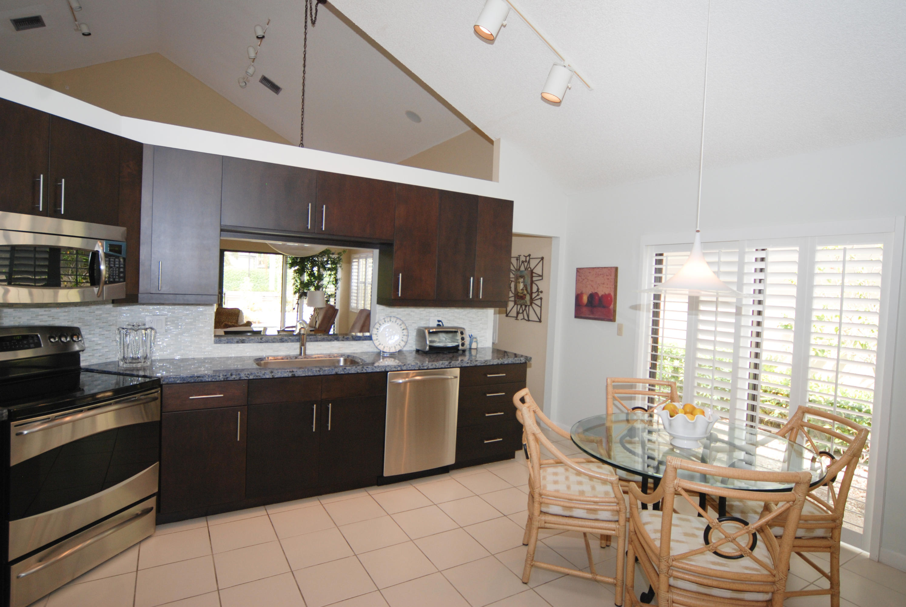 17521 Vía Capri Boca Raton, FL 33496 - Photo 2 of 19 DSC_0142