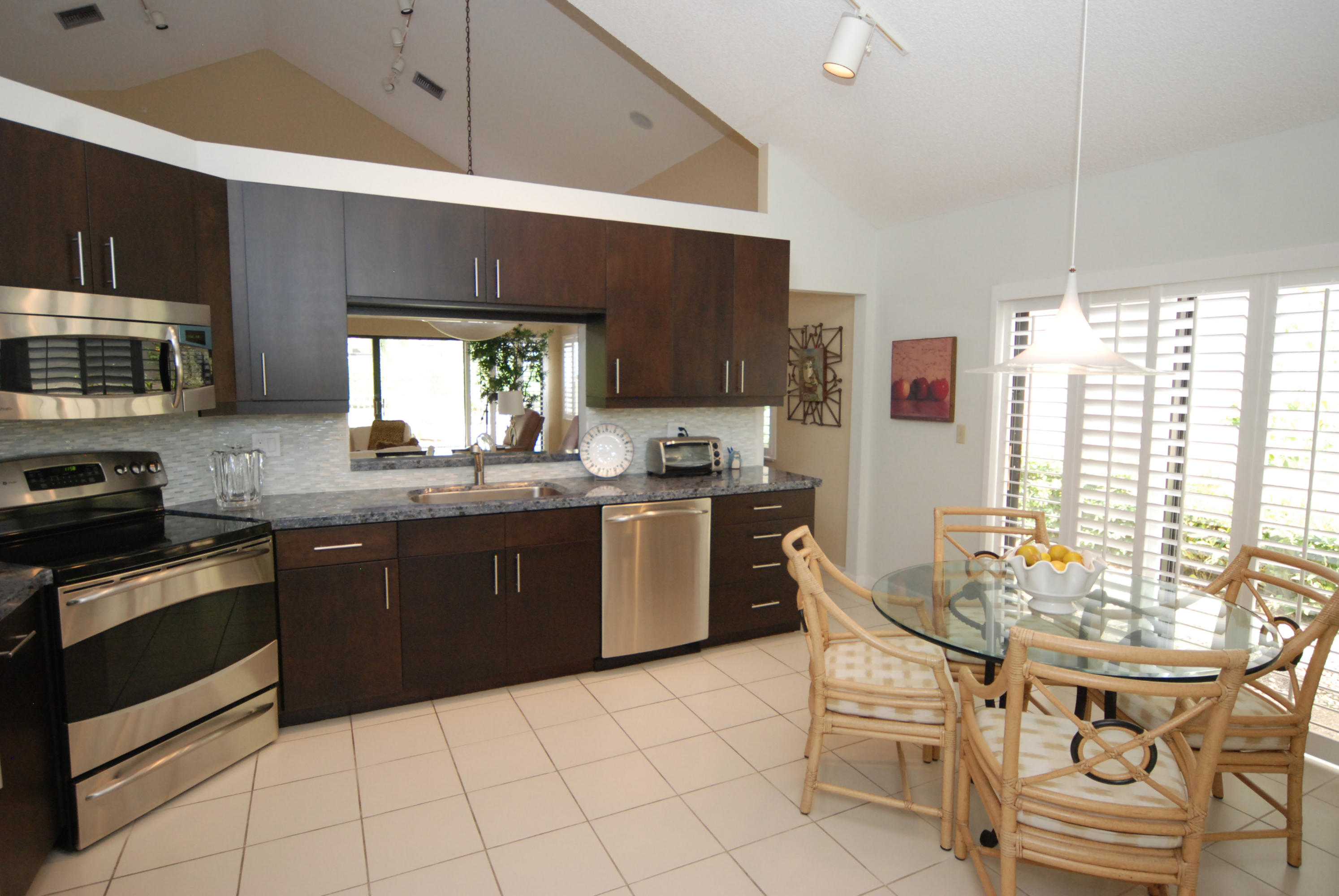 17521 Vía Capri Boca Raton, FL 33496 - Photo 4 of 19 DSC_0146