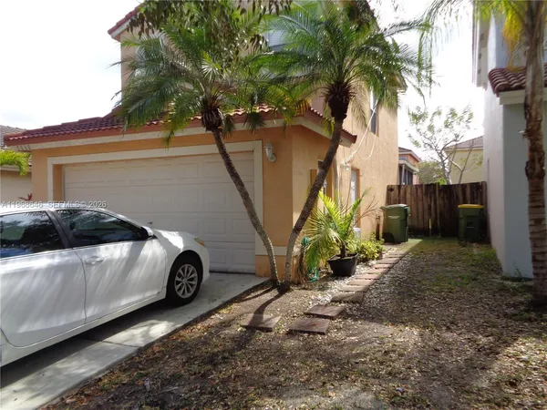 $1,170 | 2060 Southeast 14 Street, Homestead, FL 33035