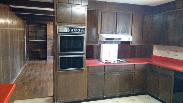 1841 Bonner Gilbert Road Macon, GA 31220 - Photo 7 of 20 a kitchen with stainless steel appliances kitchen island granite countertop a refrigerator