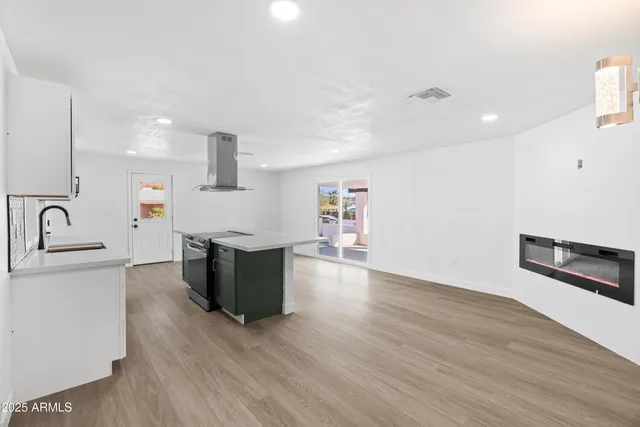 $385,000 | 901 West Mercer Lane, Phoenix, AZ 85029