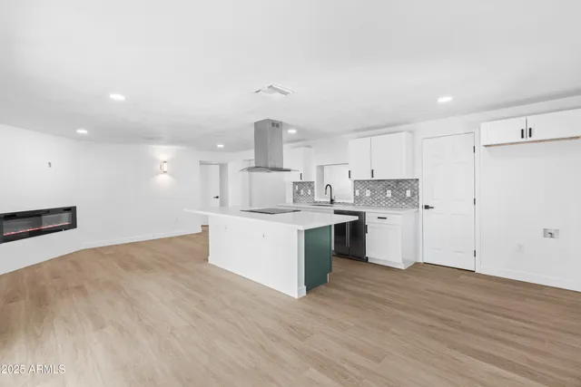 $385,000 | 901 West Mercer Lane, Phoenix, AZ 85029