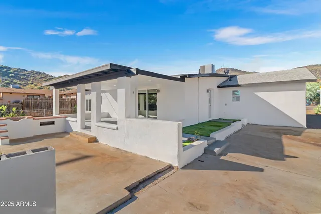 $385,000 | 901 West Mercer Lane, Phoenix, AZ 85029