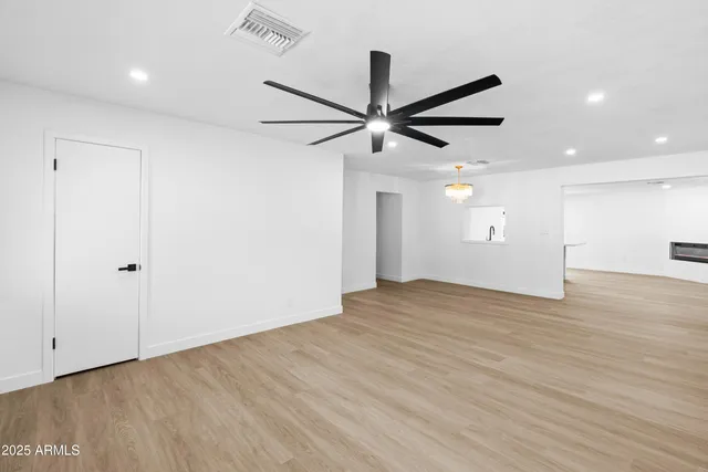 $385,000 | 901 West Mercer Lane, Phoenix, AZ 85029