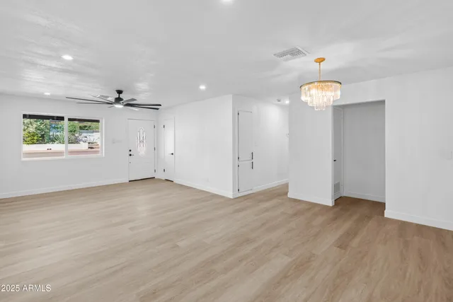 $385,000 | 901 West Mercer Lane, Phoenix, AZ 85029