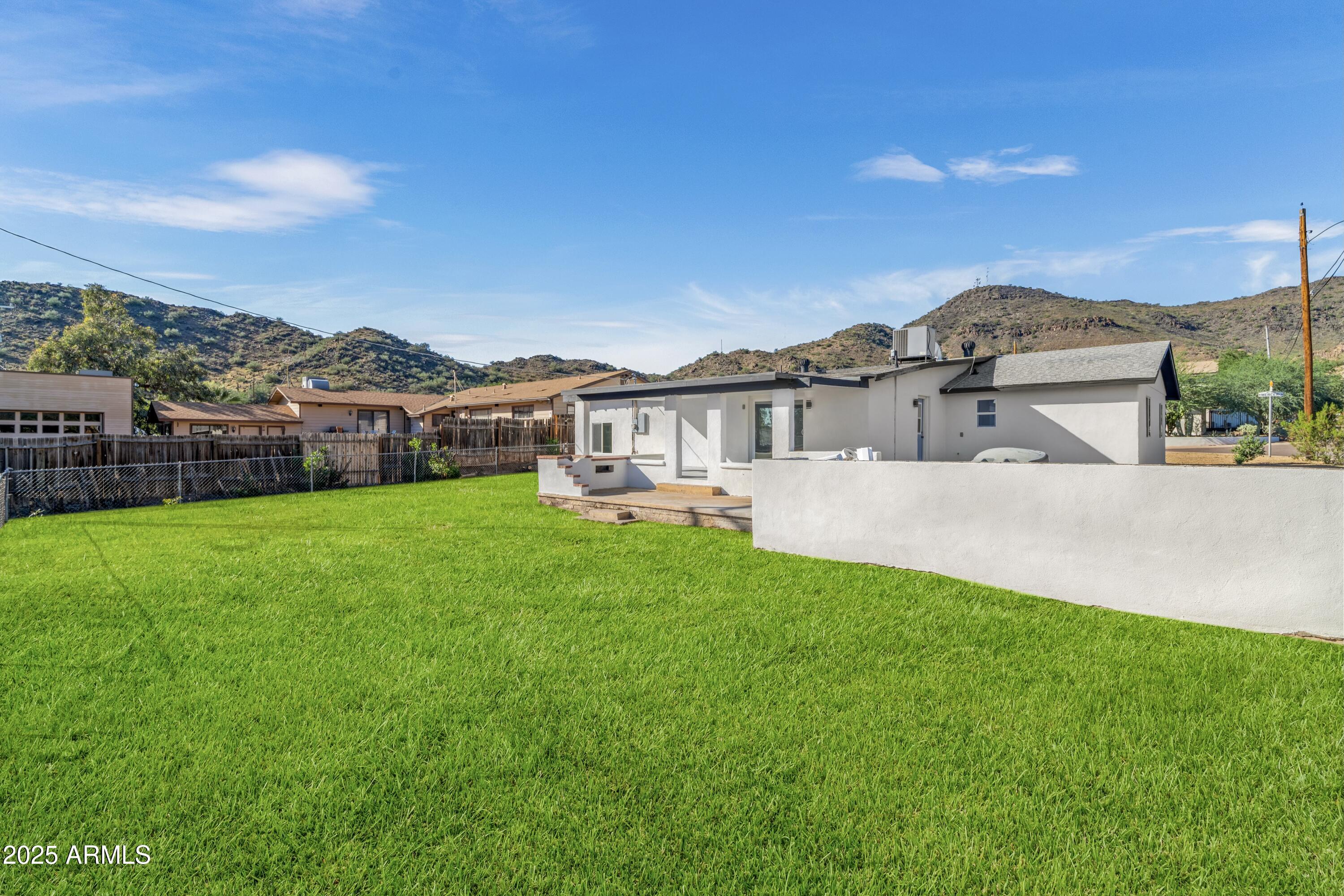 901 West Mercer Lane Phoenix, AZ 85029 - Photo 3 of 40 a view of outdoor space yard and patio