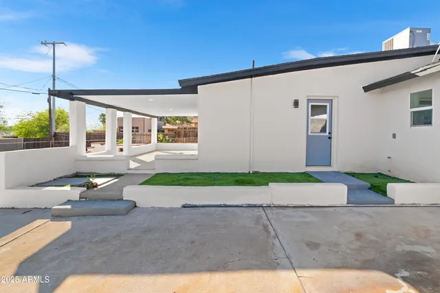 $385,000 | 901 West Mercer Lane, Phoenix, AZ 85029