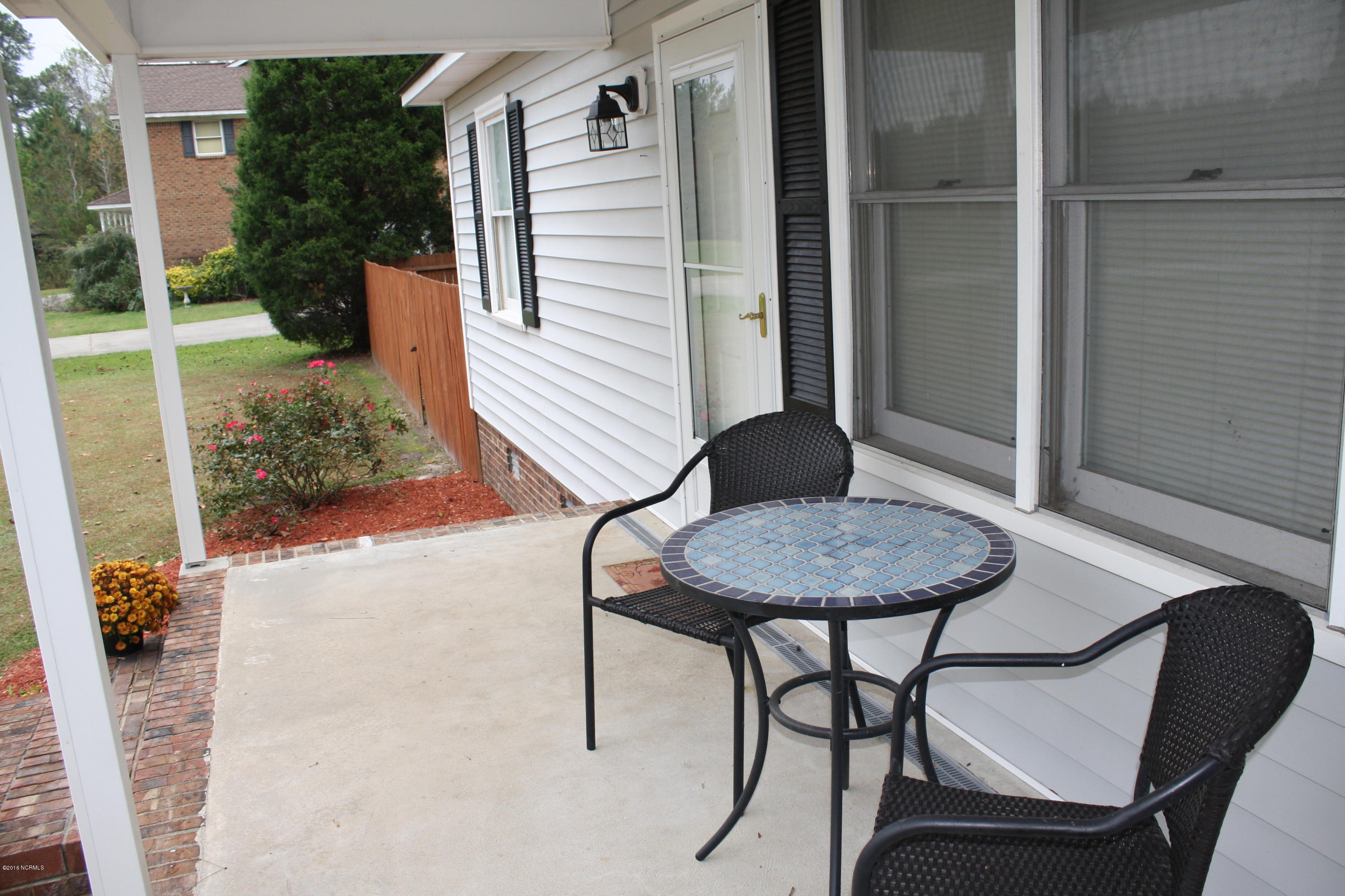 80 Pocosin Road Washington, NC 27889 - Photo 5 of 33 Covered Front Porch