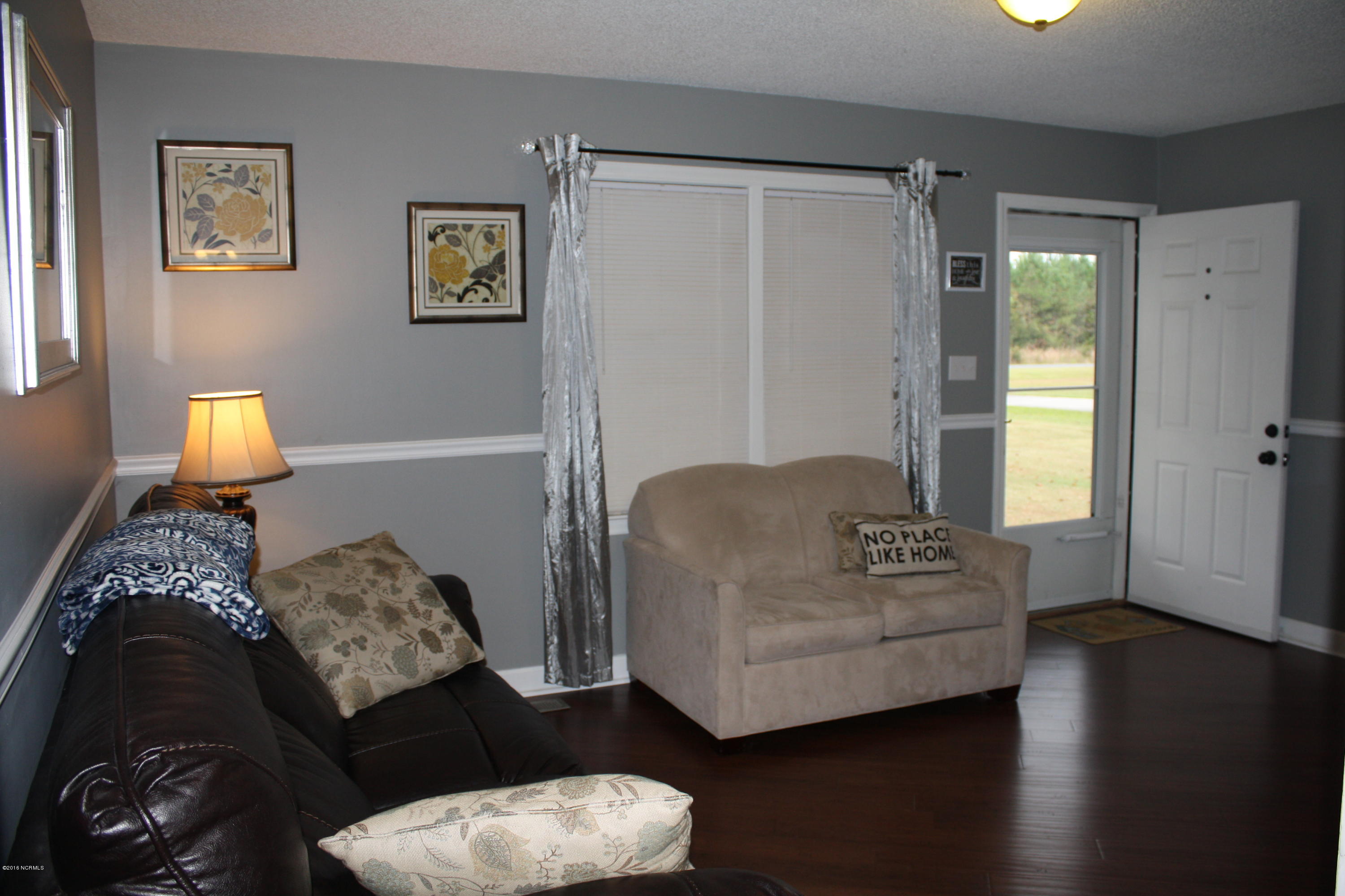 80 Pocosin Road Washington, NC 27889 - Photo 7 of 33 Living Room, with New Wood Flooring