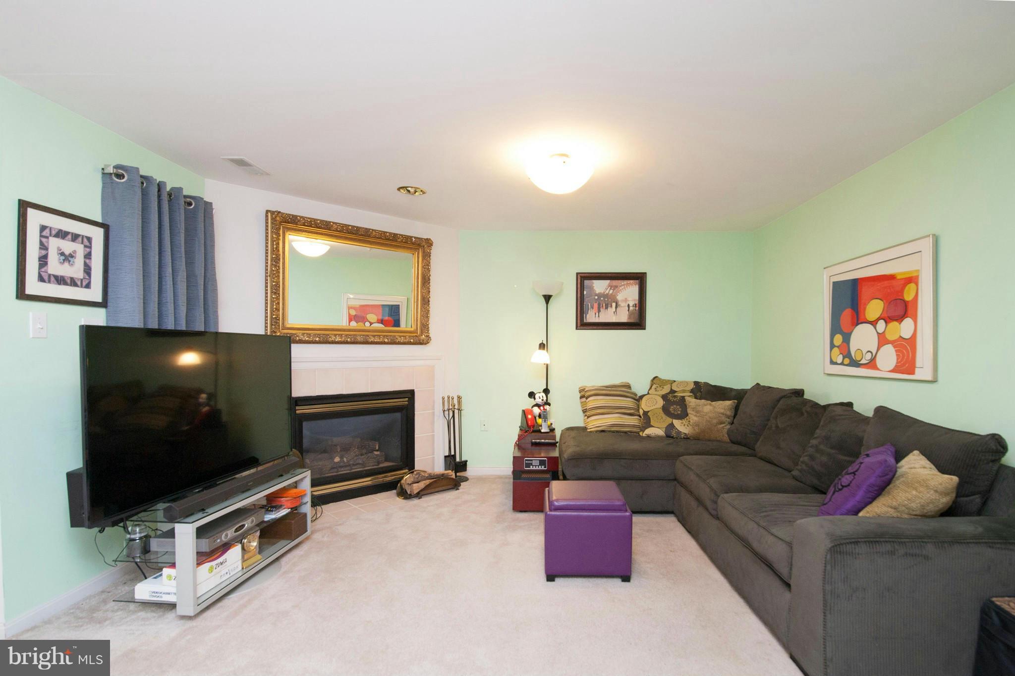 4322 Huntshire Road Randallstown, MD 21133 - Photo 22 of 30 Family Room