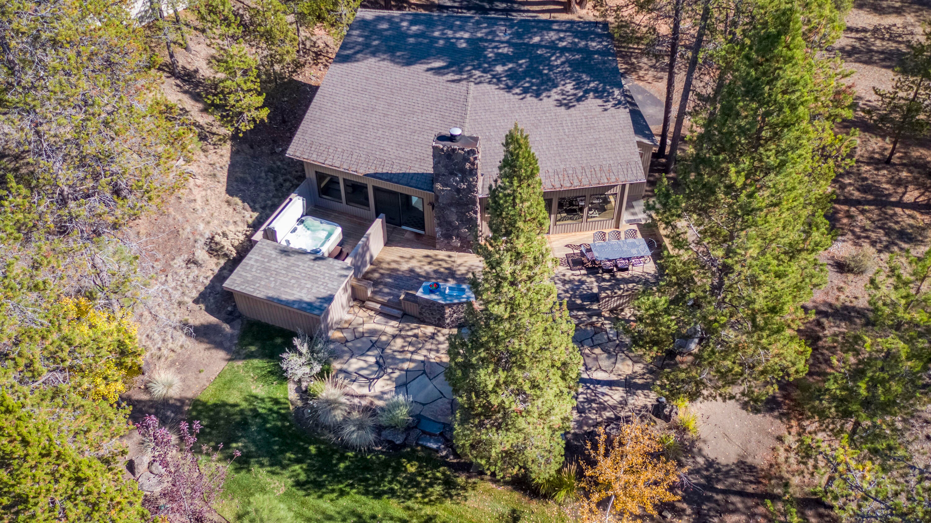 17905 Rhododendron Lane Sunriver, OR 97707 - Photo 37 of 39 61