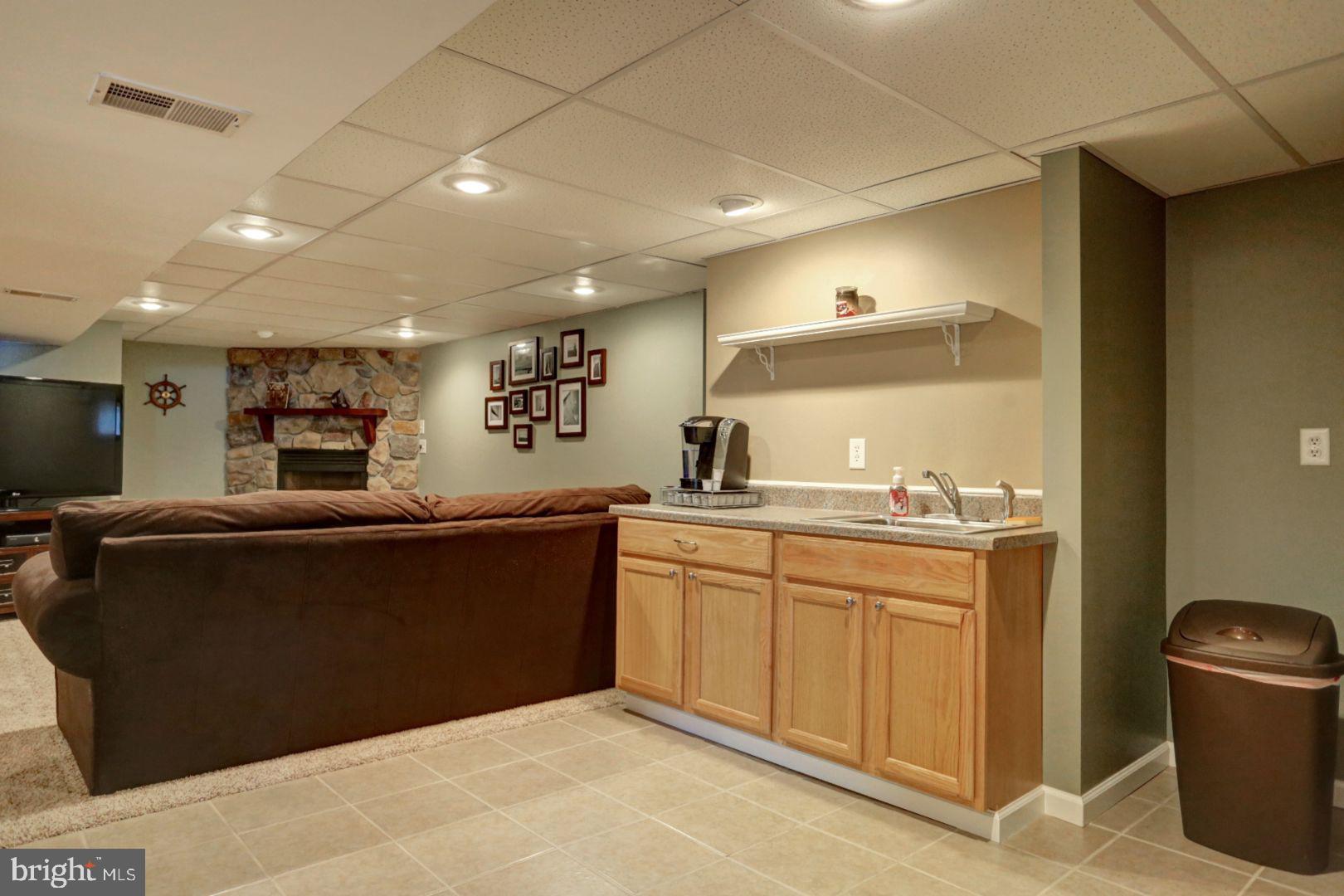 807 Cameron Street Reading, PA 19607 - Photo 28 of 32 LL Wet Bar/Tiled Floor