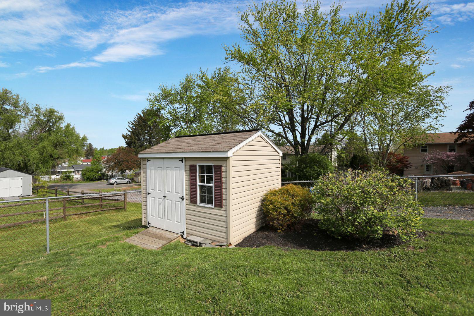 807 Cameron Street Reading, PA 19607 - Photo 4 of 32 Exterior Storage Shed- Alley Access