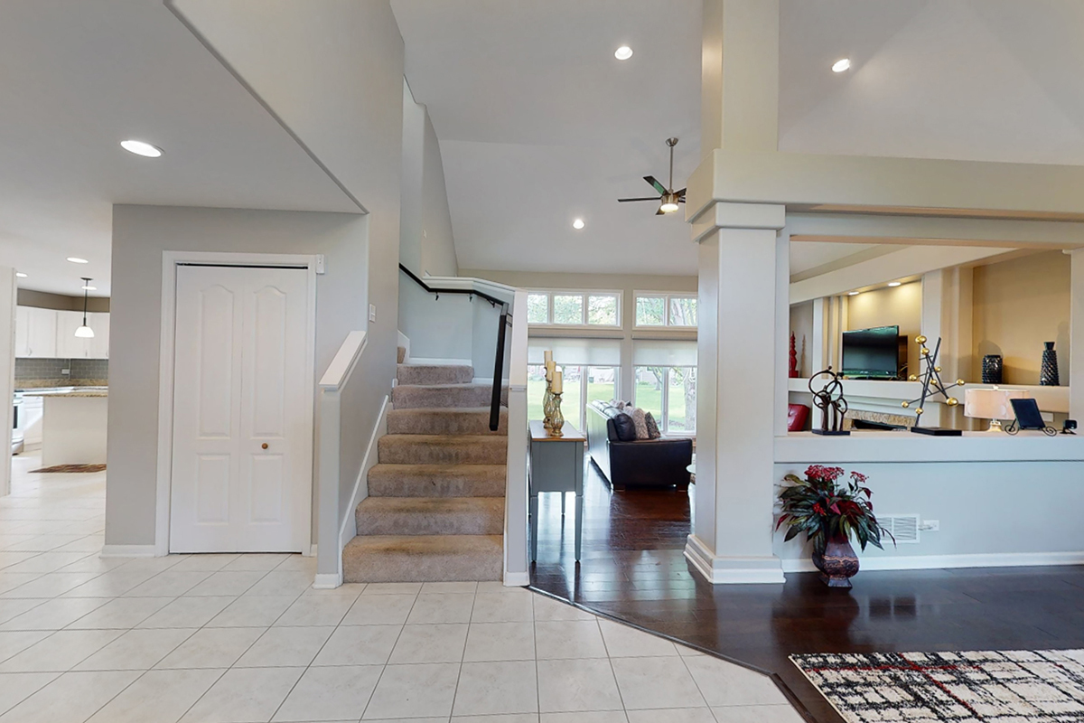 2655 Molitor Road Aurora, IL 60502 - Photo 3 of 32