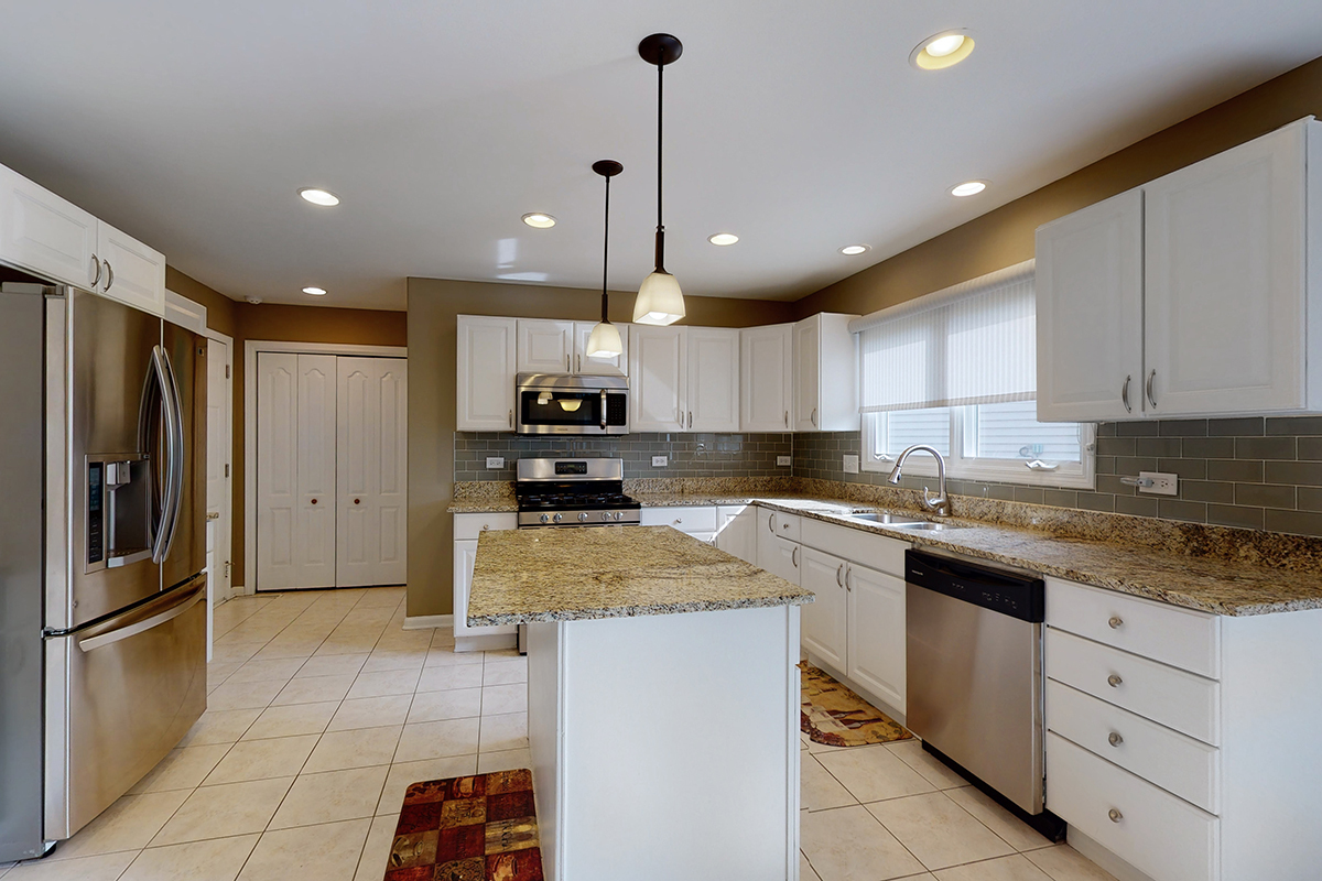 2655 Molitor Road Aurora, IL 60502 - Photo 8 of 32