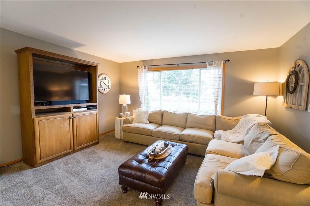 8582 Benson Road Lynden, WA 98264 - Photo 15 of 23