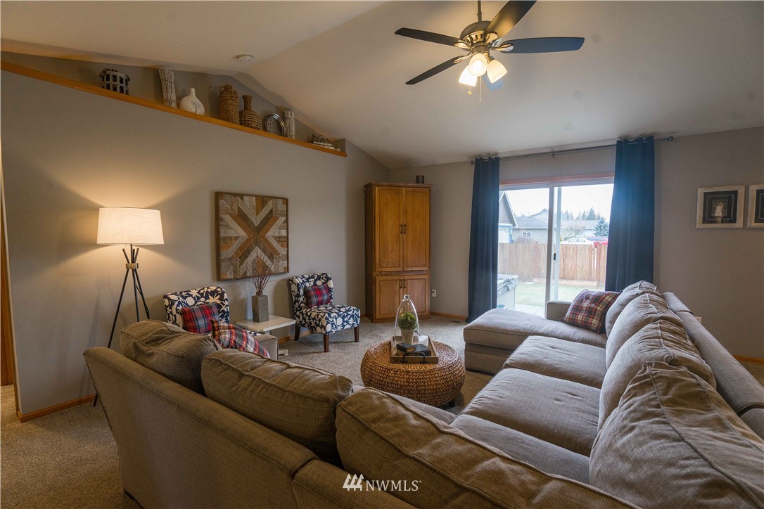 8582 Benson Road Lynden, WA 98264 - Photo 6 of 23
