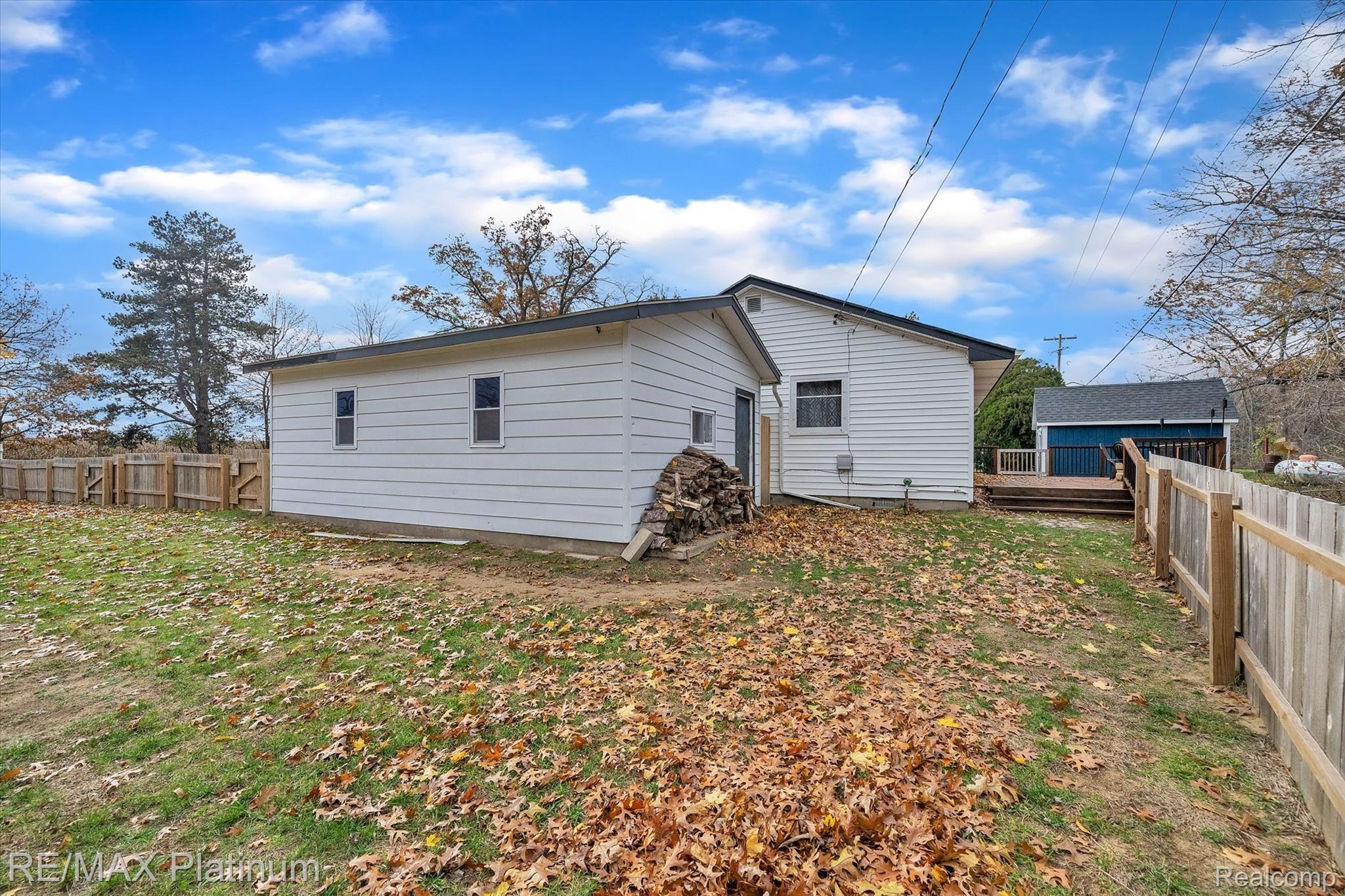 12416 Silver Lake Road Byron, MI 48418 - Photo 36 of 45 31-12416 Silver Lake Rd-windowstill-realestate-photography-31.jpg