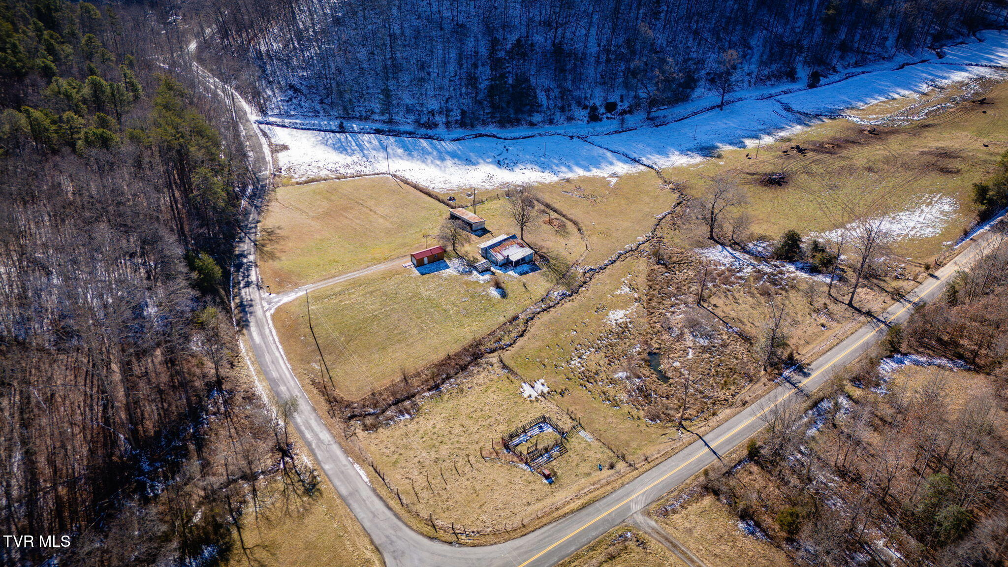 156 Fields Gap Road Gate City, VA 24251 - Photo 9 of 19 102