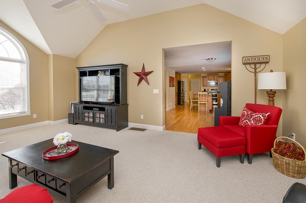 24 Pond Road Raymond, NH 03077 - Photo 22 of 49