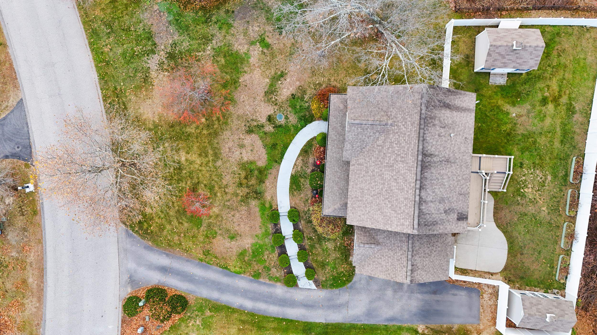 24 Pond Road Raymond, NH 03077 - Photo 4 of 49