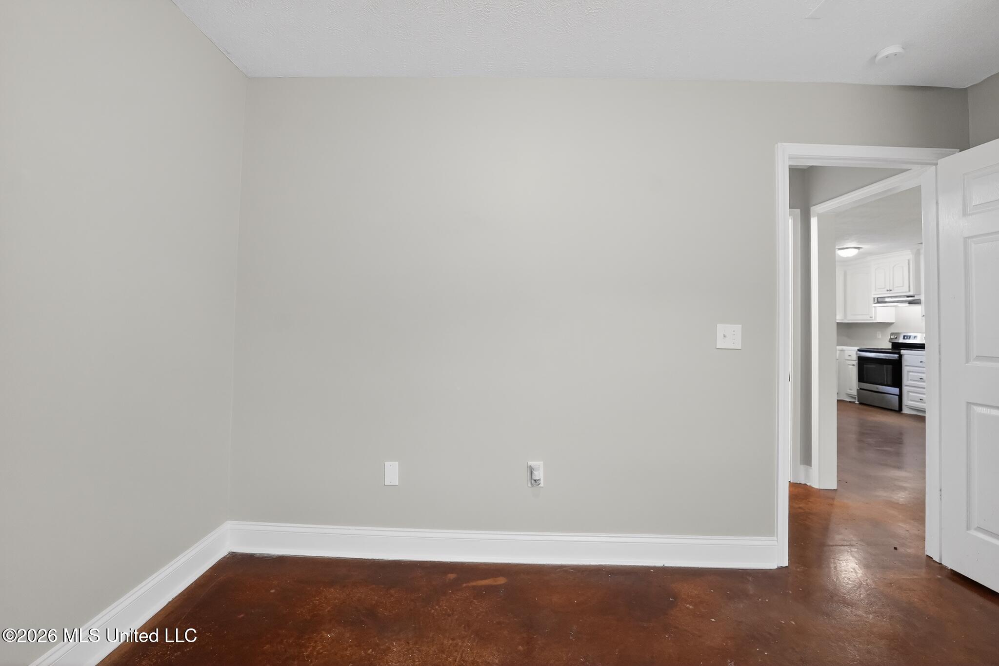 215 David Street Pearl, MS 39208 - Photo 7 of 15 09_215_David_St-Living_room-7593