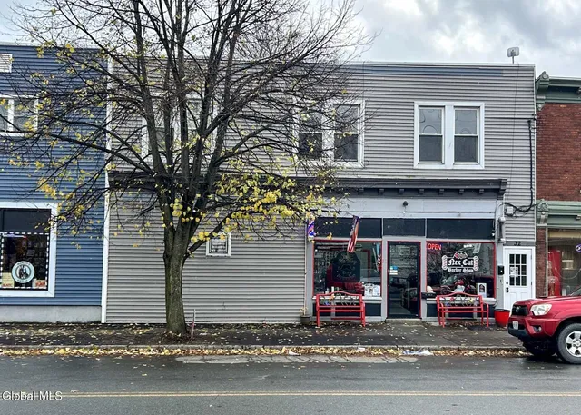 $1,350 | 32 112th Street, Troy, NY 12182