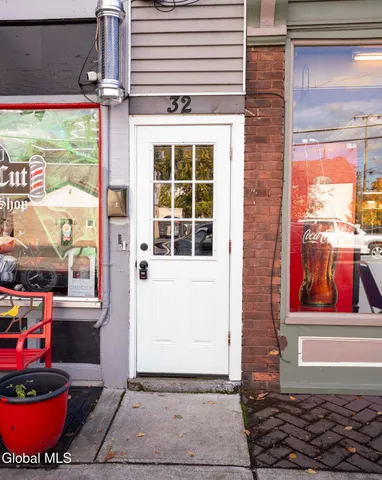 $1,400 | 32 112th Street, Troy, NY 12182