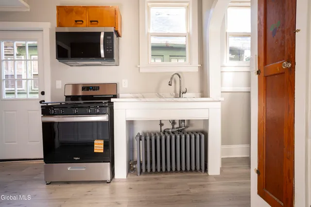 $1,400 | 32 112th Street, Troy, NY 12182