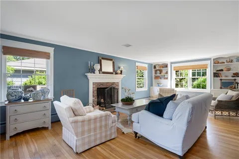 $1,195,000 | 3 Oak Manor Drive, Barrington, RI 02806
