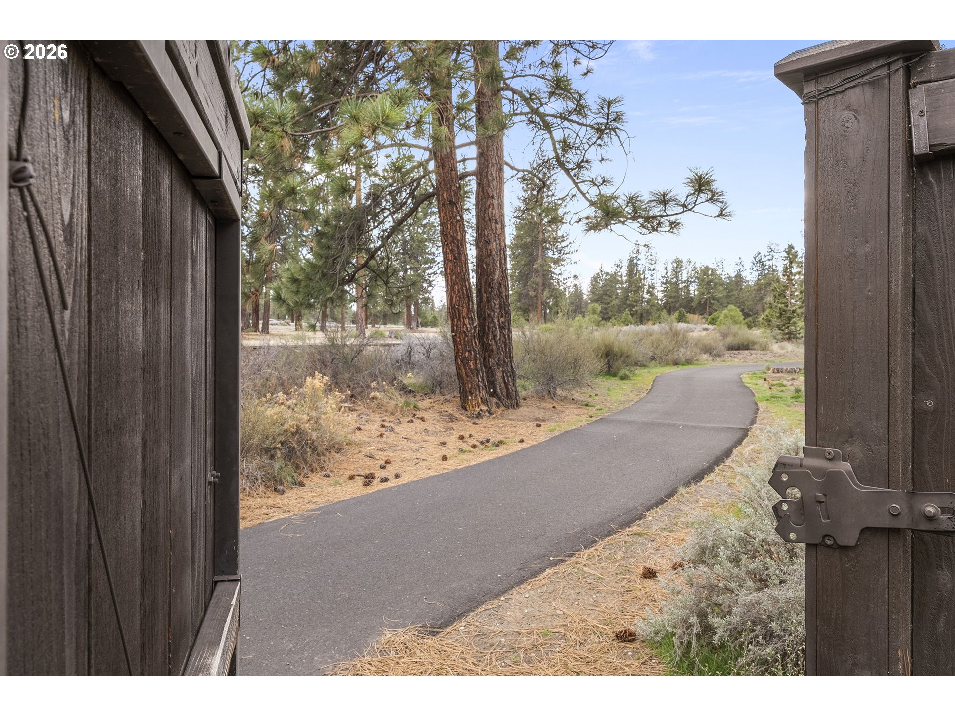 60439 Hedgewood Lane Bend, OR 97702 - Photo 27 of 44 a view of a yard from a balcony