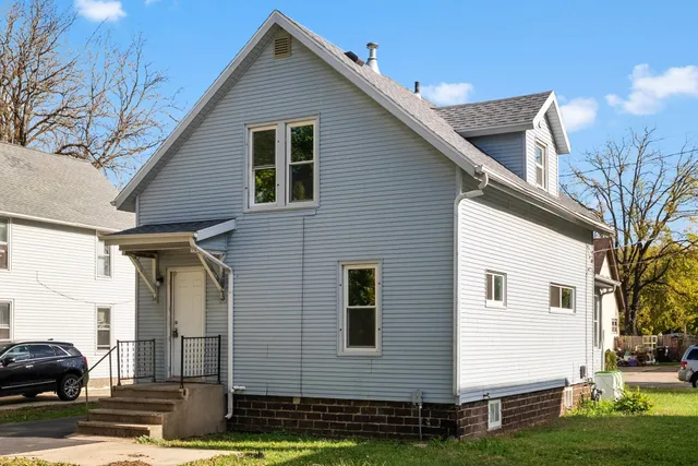 $139,900 | 1246 Dewey Avenue, Beloit, WI 53511