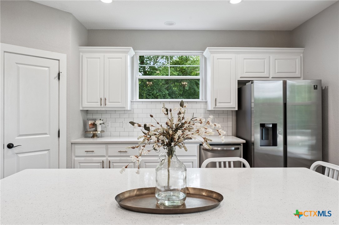 13554 Knob Hill Road Rogers, TX 76569 - Photo 12 of 46