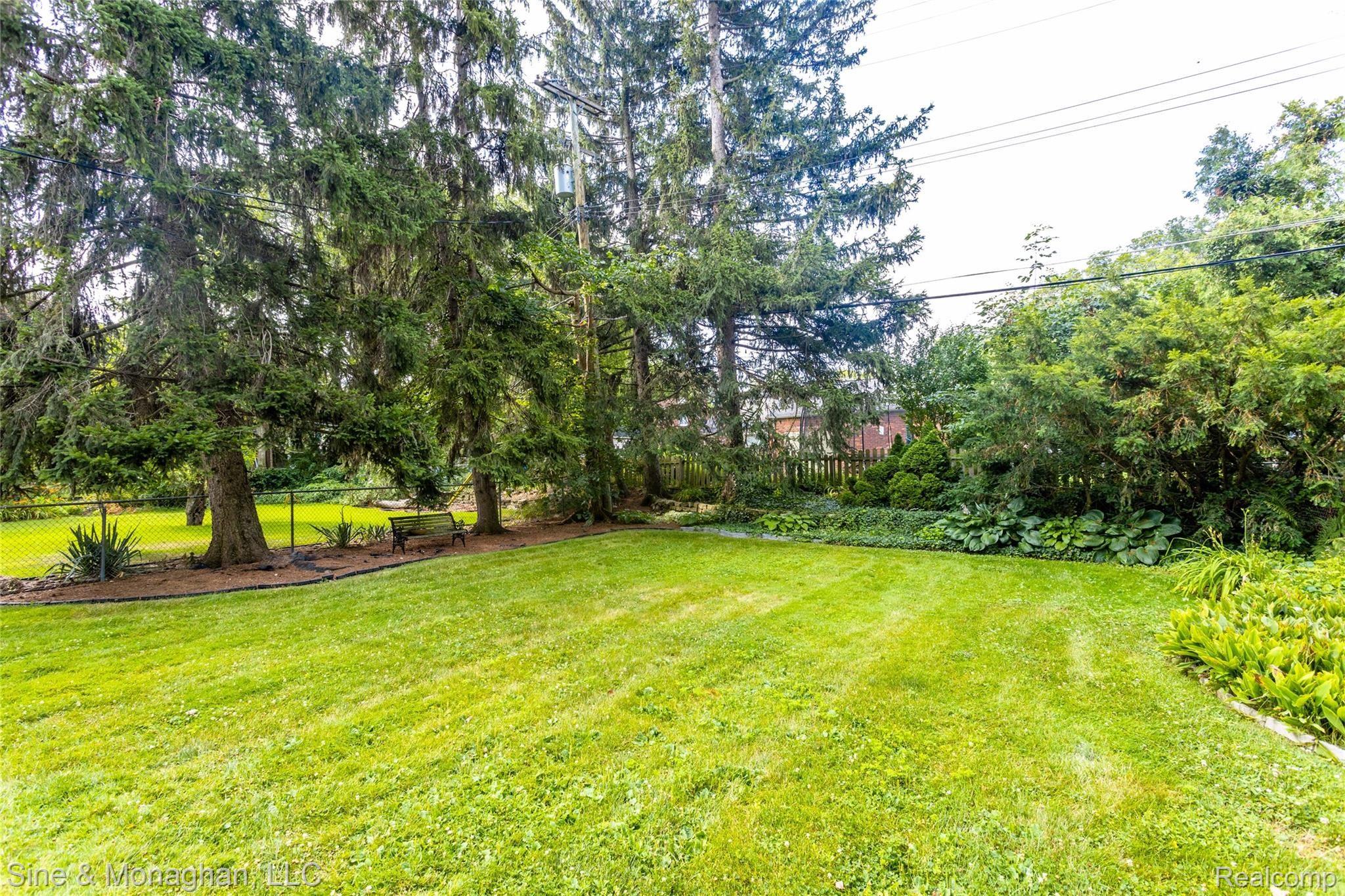415 Maison Road Grosse Pointe, MI 48236 - Photo 42 of 50 Maison_L_0041.jpg