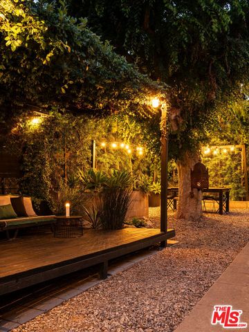 $1,173,500 | 654 South Soto Street, Los Angeles, CA 90023