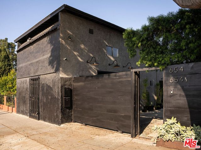 $1,173,500 | 654 South Soto Street, Los Angeles, CA 90023