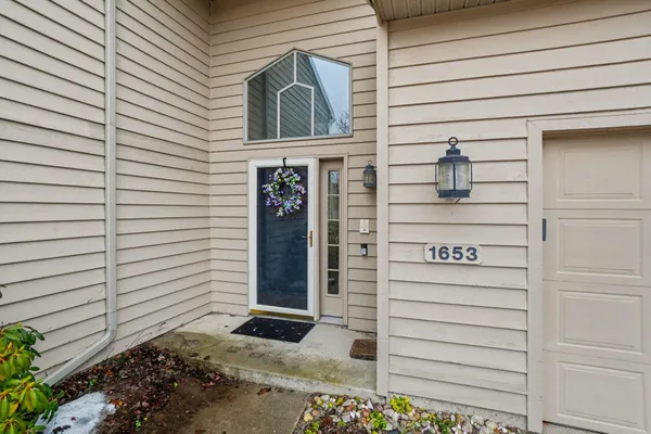 $484,900 | 1653 East Harbour Towne Circle, Muskegon, MI 49441